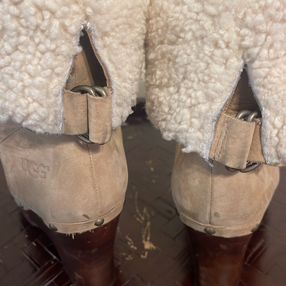 Ugg Boots never wore a few marks overall great condition. - Picture 3 of 7